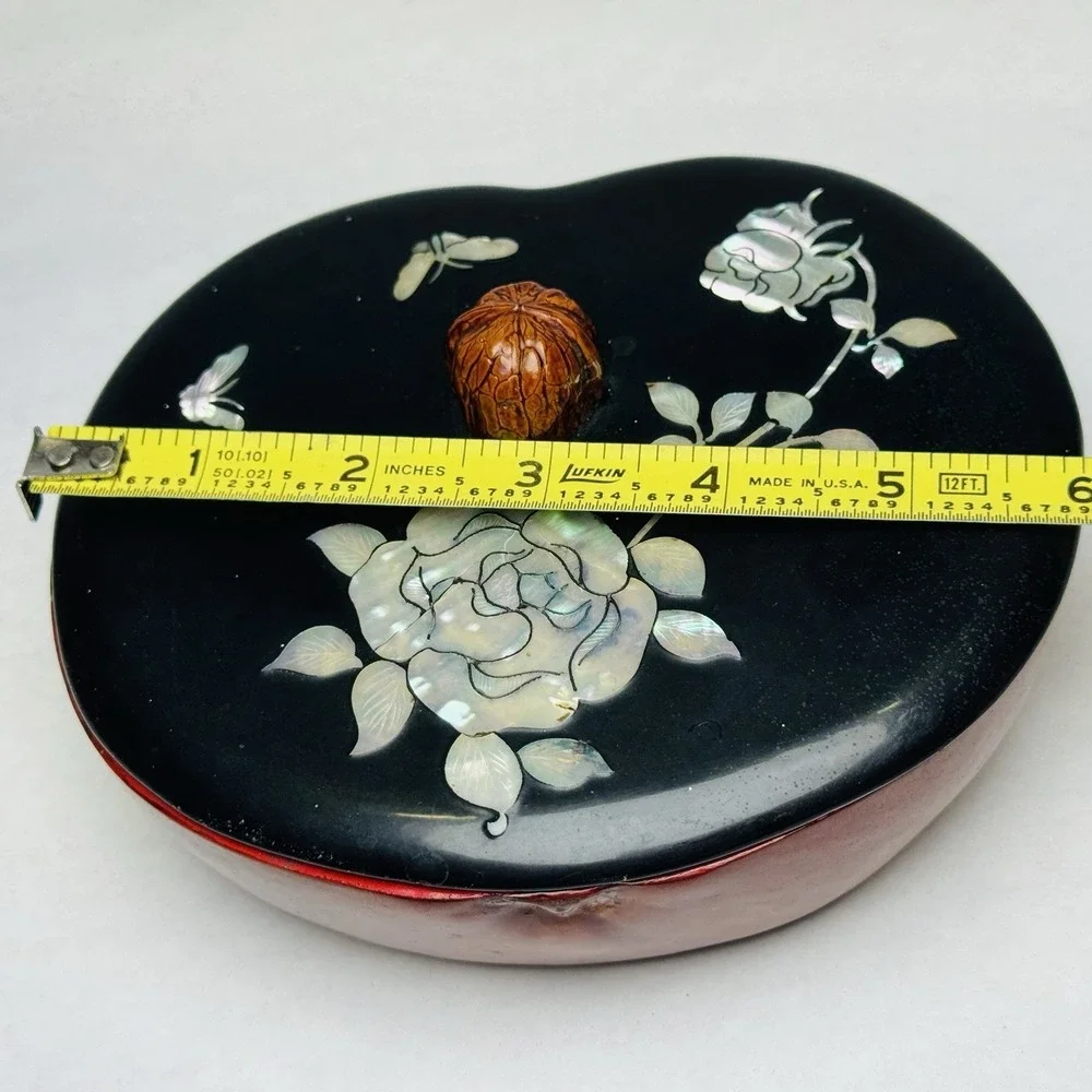 Vintage Japanese Inlaid Mother of Pearl Lacquer Peach Shaped Box w/Nut Look Lid